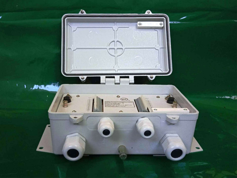 Коробка КСУ-20 КСУ-40 соединительная универсальная открытая вид снизу